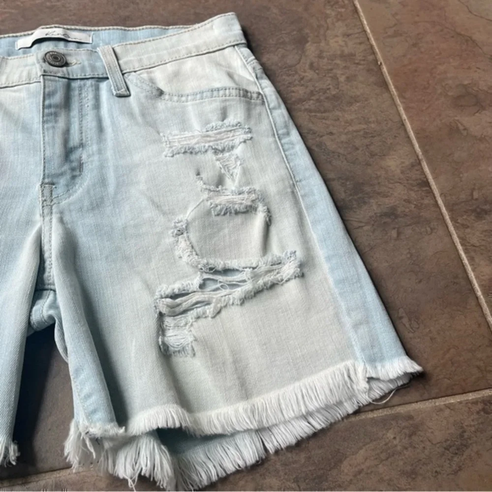 KanCan light wash